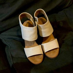 TOMS Majorca Cut Heel